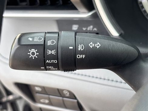 Used 2023 Toyota Highlander XLE image 27