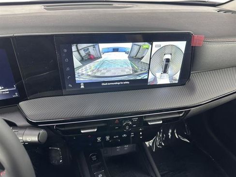 New 2025 Nissan Kicks SR image 27