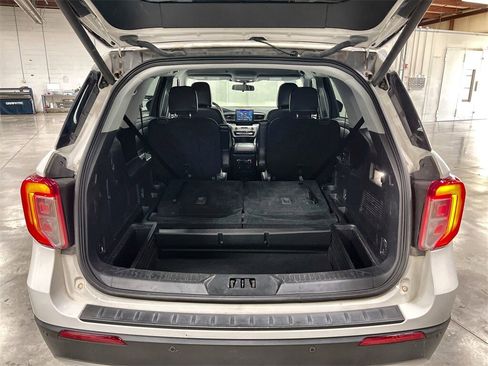 Used 2022 Ford Explorer XLT w/ Equipment Group 202A image 27