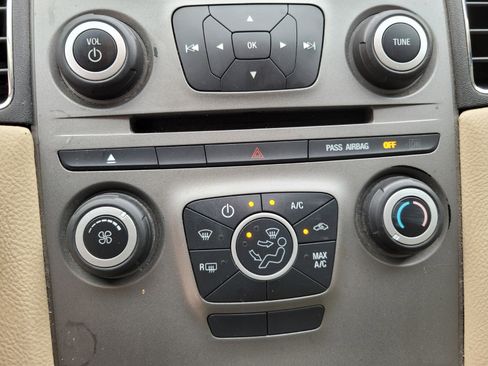 Used 2016 Ford Taurus SE image 23