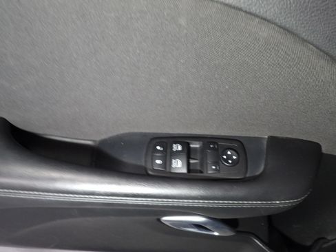 Used 2023 Dodge Challenger SXT RWD image 11