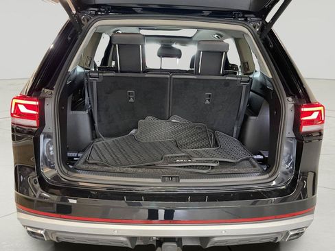 Used 2024 Volkswagen Atlas Peak Edition SE AWD/4WD image 8