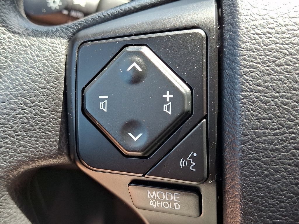 Used 2023 Toyota Tacoma SR AWD/4WD image 21