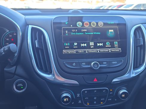 Used 2018 Chevrolet Equinox LT w/ Sun & Infotainment Package image 23