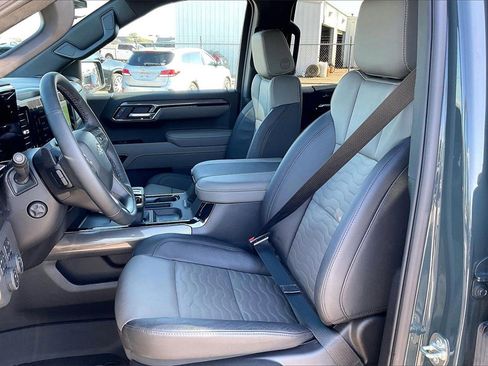 Certified 2025 Chevrolet Silverado 1500 ZR2 w/ Technology Package image 18