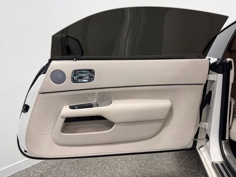 Used 2019 Rolls-Royce Wraith image 29