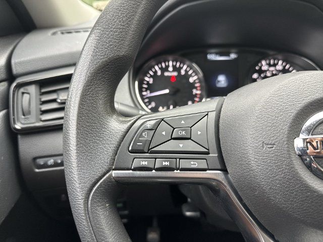 Used 2017 Nissan Rogue S FWD image 16