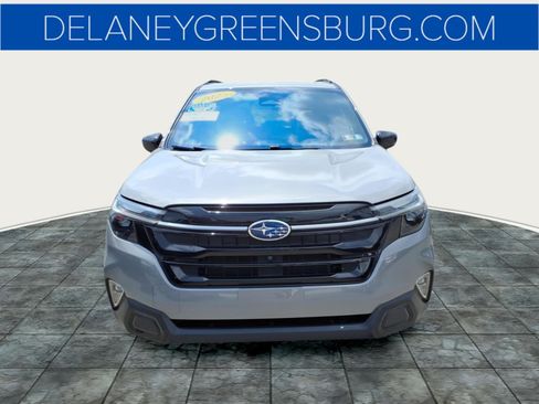 Used 2025 Subaru Forester Touring AWD/4WD image 8