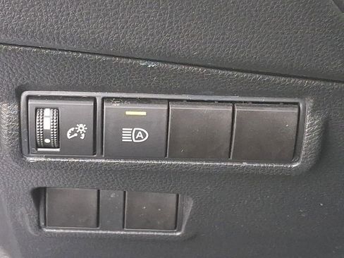 Used 2023 Toyota Corolla Cross LE image 24