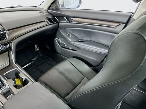 Used 2018 Honda Accord EX image 23