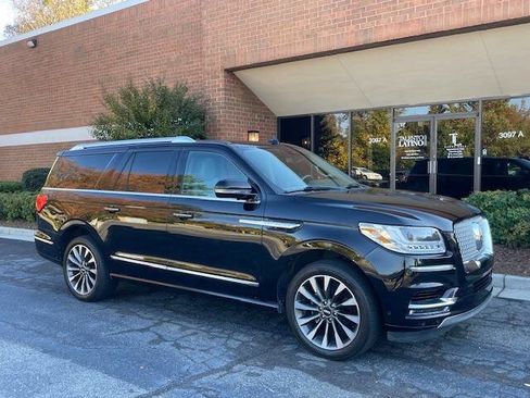 Used 2020 Lincoln Navigator L Reserve image 10