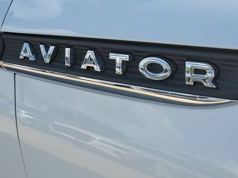 Certified 2023 Lincoln Aviator Reserve w/ Equipment Group 201A RWD image 11
