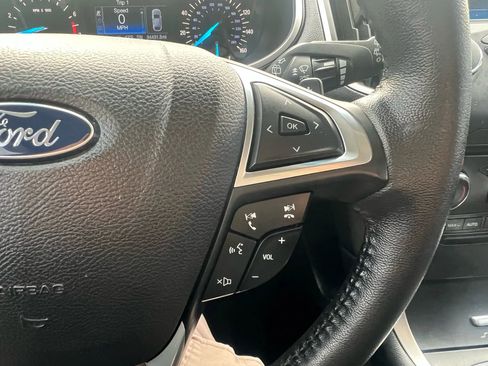 Used 2017 Ford Edge SEL image 16