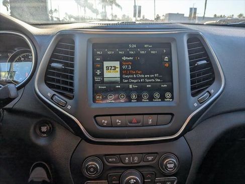 Certified 2023 Jeep Cherokee Altitude Lux image 26