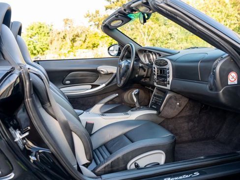 Used 2001 Porsche Boxster S image 56