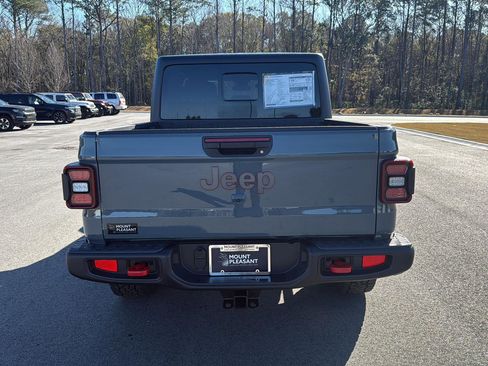 New 2025 Jeep Gladiator Rubicon image 6