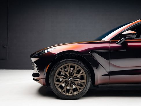 Used 2023 Aston Martin DBX AWD/4WD image 18