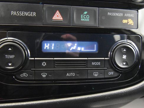 Used 2016 Mitsubishi Outlander ES image 21