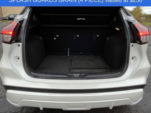 Used 2024 Nissan Kicks SR w/ SR Premium Package image 4