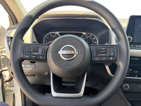 Used 2023 Nissan Rogue SV FWD image 13