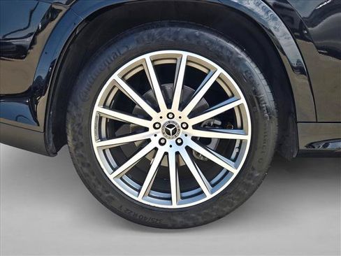 Used 2024 Mercedes-Benz GLS 450 4MATIC image 26