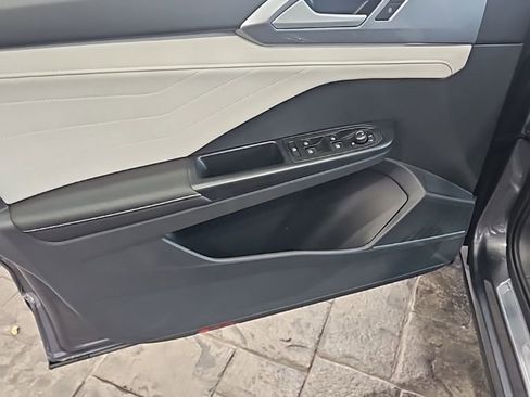 New 2026 Volkswagen Taos SEL AWD/4WD image 25