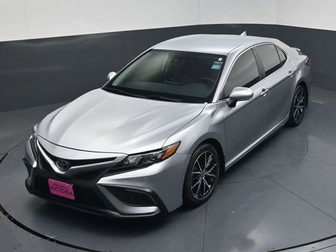 Used 2024 Toyota Camry SE FWD image 14