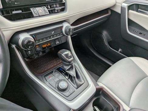 Used 2019 Toyota RAV4 Limited w/ All Weather Liner Package image 20