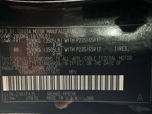 Used 2025 Toyota Sienna LE image 11