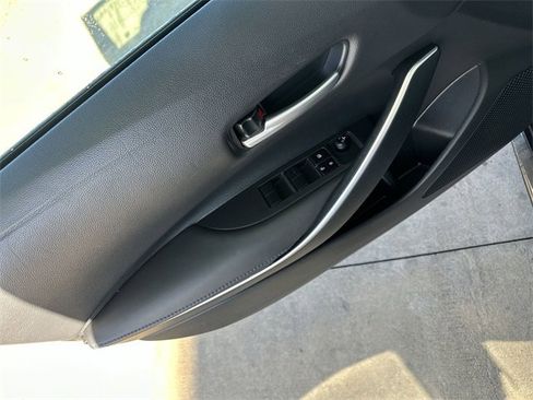 Used 2022 Toyota Corolla SE image 14