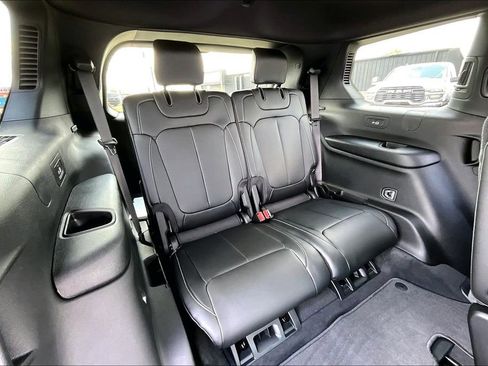 New 2026 Jeep Grand Cherokee L Limited w/ Limited Altitude Package AWD/4WD image 28