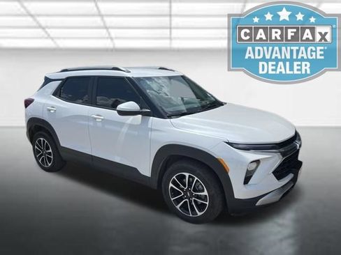 Used 2024 Chevrolet TrailBlazer LT w/ Driver Confidence Package FWD image 2