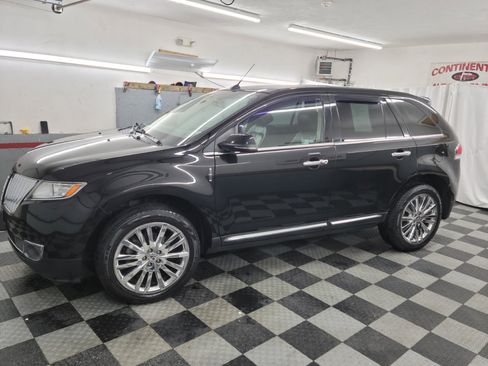 Used 2014 Lincoln MKX AWD w/ Equipment Group 102A image 2