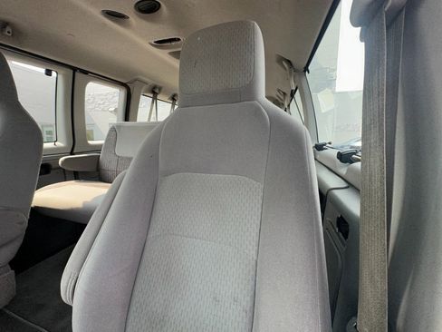 Used 2010 Ford E-350 and Econoline 350 XLT image 24