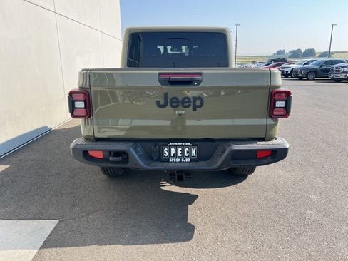 New 2025 Jeep Gladiator Sport image 27