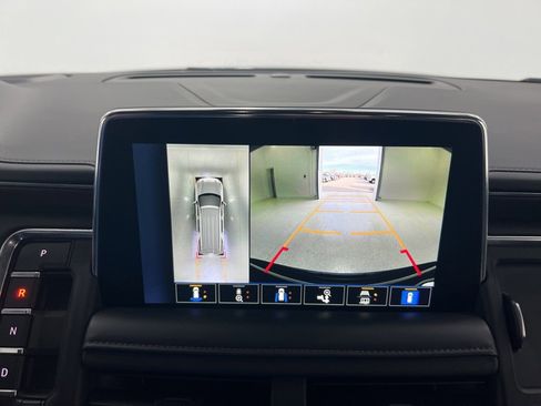 Used 2023 Chevrolet Suburban Z71 w/ Luxury Package image 13