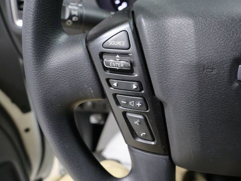Used 2024 Nissan Frontier SV AWD/4WD image 34
