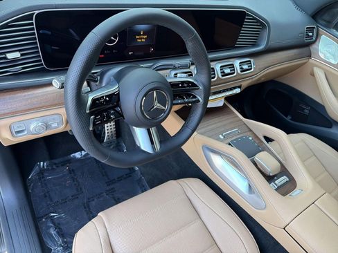 New 2026 Mercedes-Benz GLS 450 4MATIC image 4