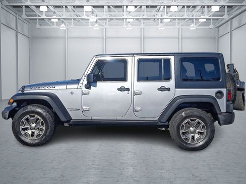 Used 2018 Jeep Wrangler Unlimited Rubicon w/ Cold Weather Group image 2