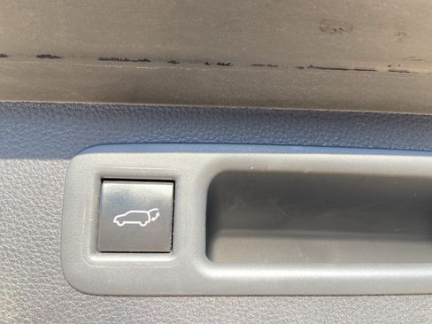 Used 2023 Toyota Highlander LE FWD image 51