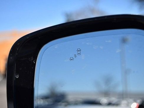 Certified 2022 Nissan Armada SL image 11