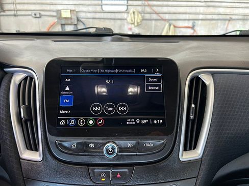 Used 2024 Chevrolet Malibu LT image 23