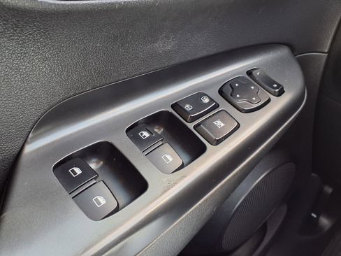 Used 2021 Hyundai Kona SE image 10