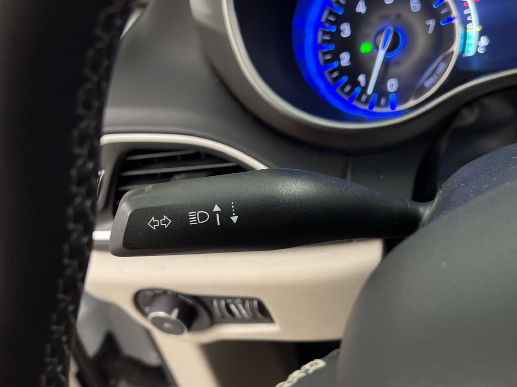 Used 2024 Chrysler Pacifica Touring-L FWD image 58