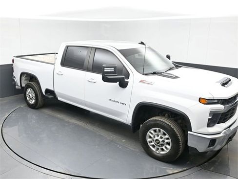 Used 2024 Chevrolet Silverado 2500 LT w/ Convenience Package image 30
