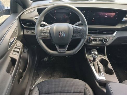 Used 2025 Buick Envista Preferred w/ Convenience II Package FWD image 14