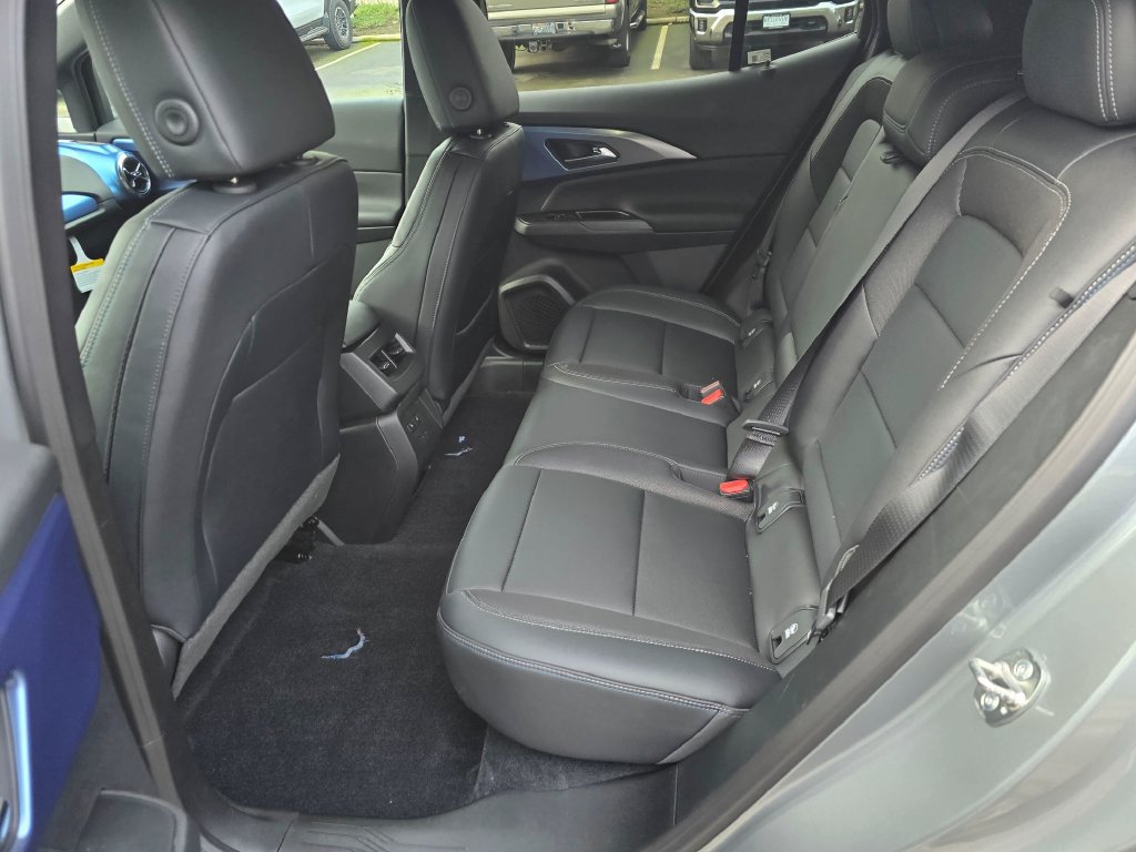 New 2026 Chevrolet Equinox EV LT w/ Convenience Package II AWD/4WD image 18