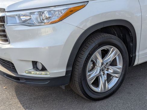 Used 2016 Toyota Highlander Limited image 9