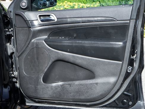 Used 2019 Jeep Grand Cherokee Limited X image 40