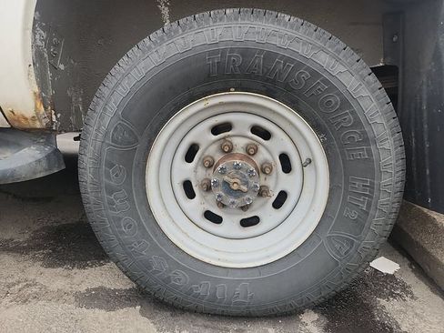Used 2002 Ford Excursion XLT AWD/4WD image 5